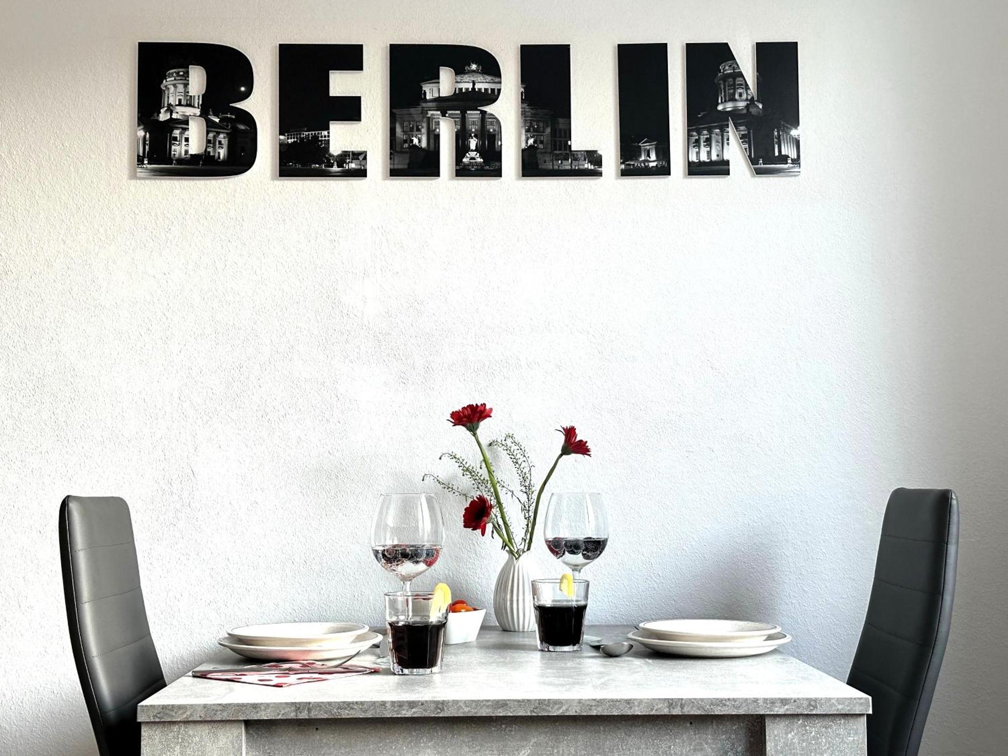 "Ideal" - Berlin Zu Zweit - Citynah, Verkehrsguenstig, Wlan, Supermarkt, Flexibler Check-In Berlim Exterior foto